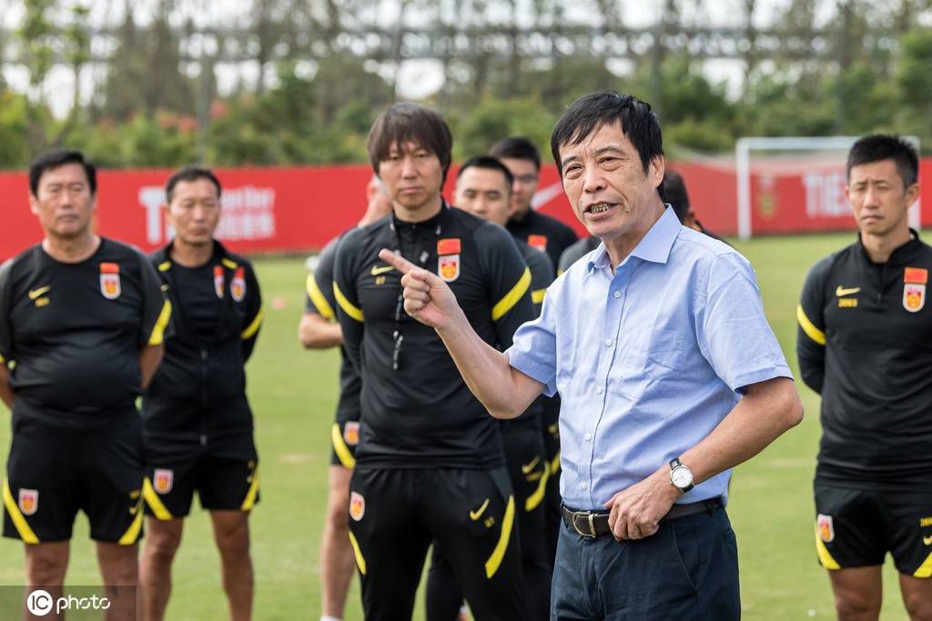 文化寻根之旅：不忘来时路文牧野感谢香港电影文牧野继《我不是药神》后再度联手宁浩，邀请易烊千玺领衔主演《奇迹》